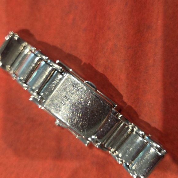 Watch Guess - Picture 3 of 3